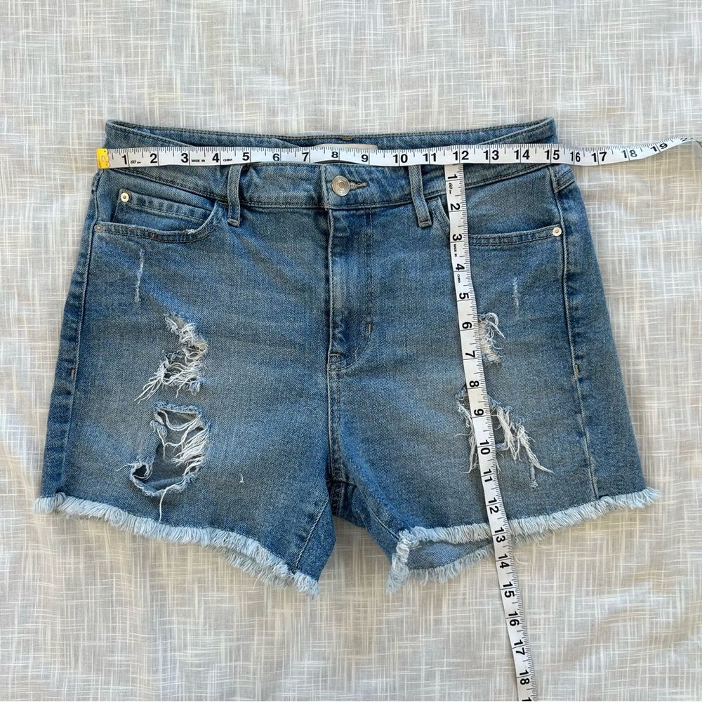 Guess Y2K Distressed Raw Hem Medium Wash Denim Jean Shorts SZ 30 - Picture 7 of 12